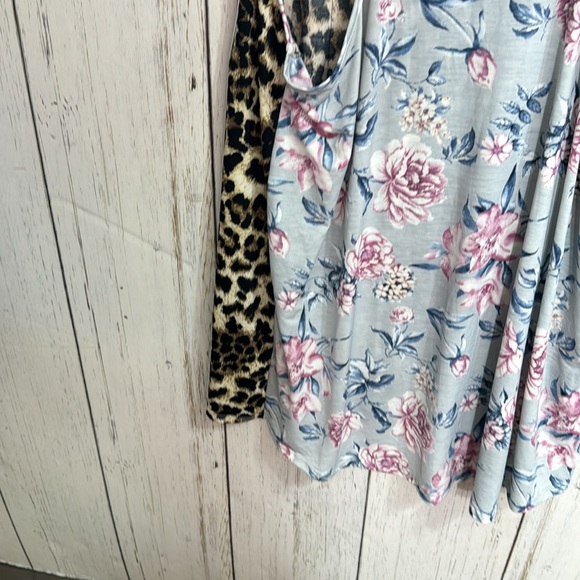 Floral Animal Print Sleeveless Tank Top - Picture 6 of 7